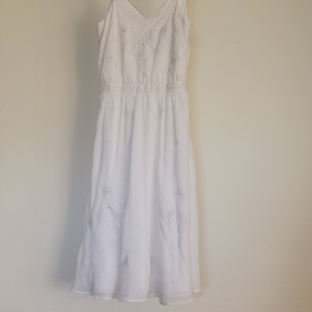 Sleeveless Lace Knee Length Dress - Picture 7 of 8